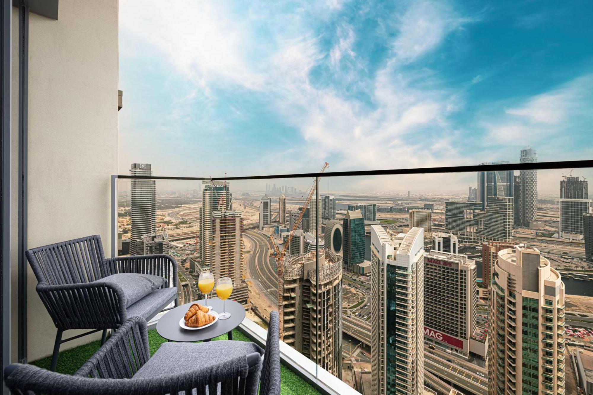 Smartstay At Burj Royale - Full Burj Khalifa View - Brand New Luxury Apartments Dubaj Kültér fotó